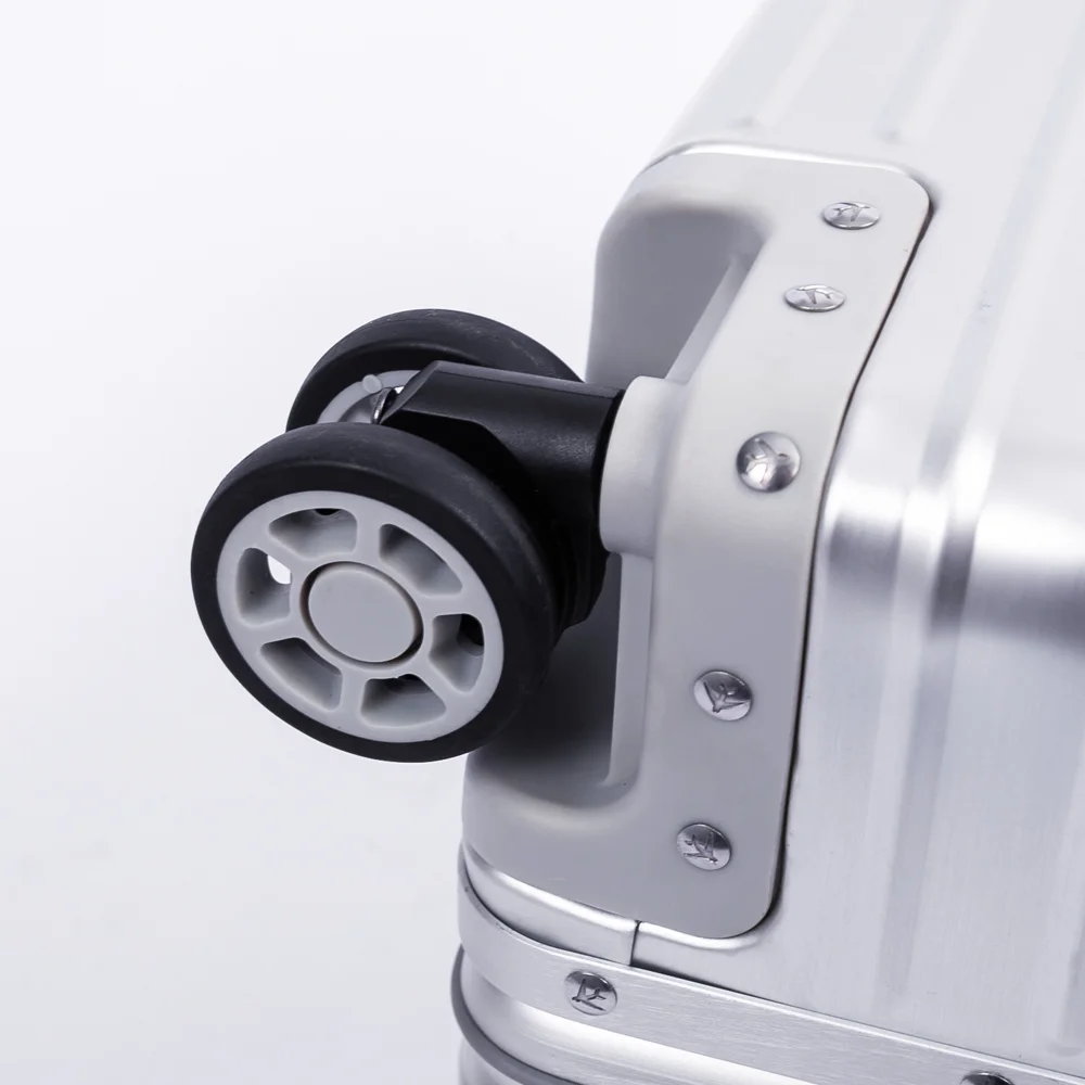 Wheel assembly for aluminum-magnesium luggage