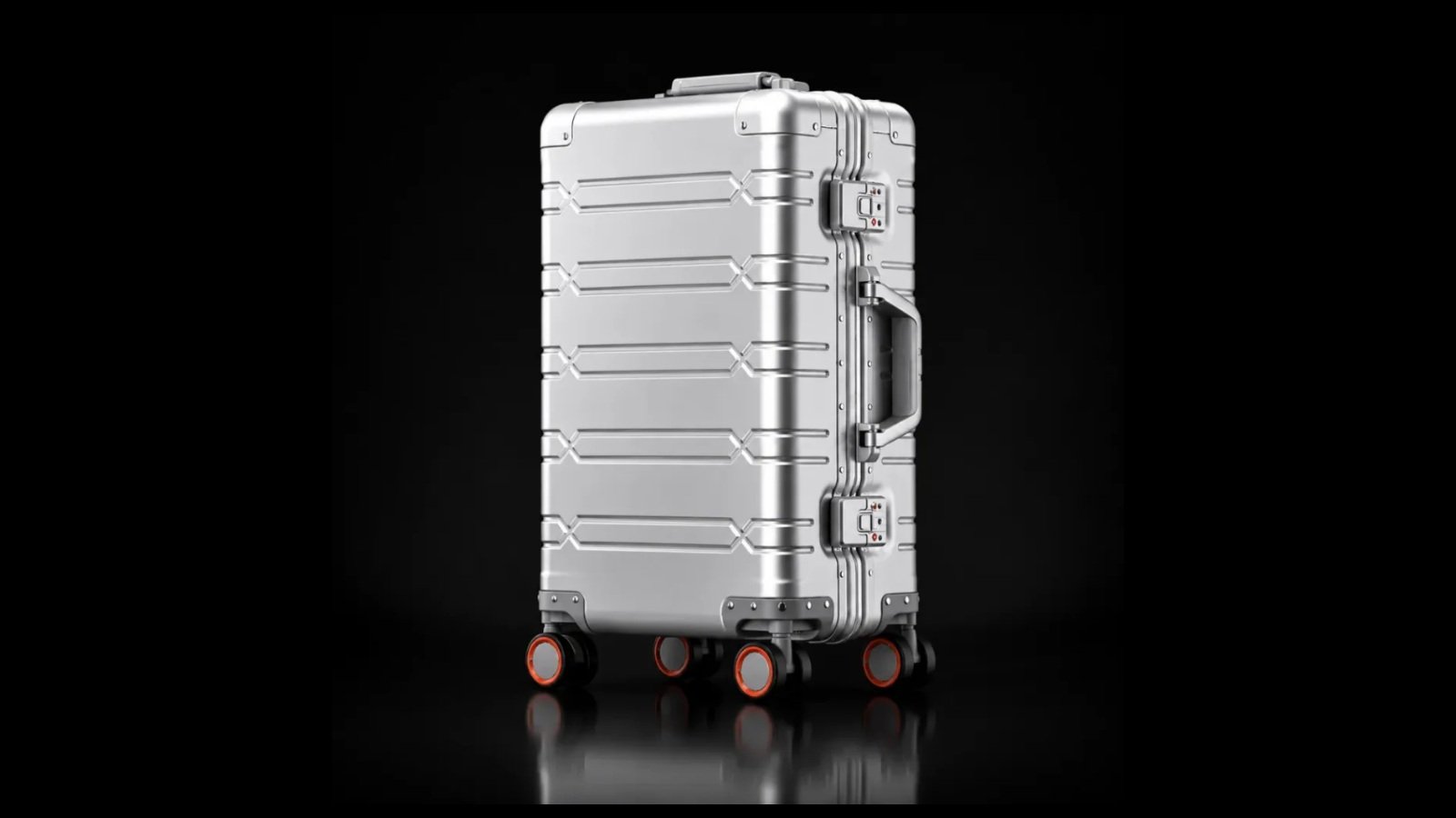 Silver TS-006 aluminum suitcase with the complete shell, handles, locks and wheels visible
